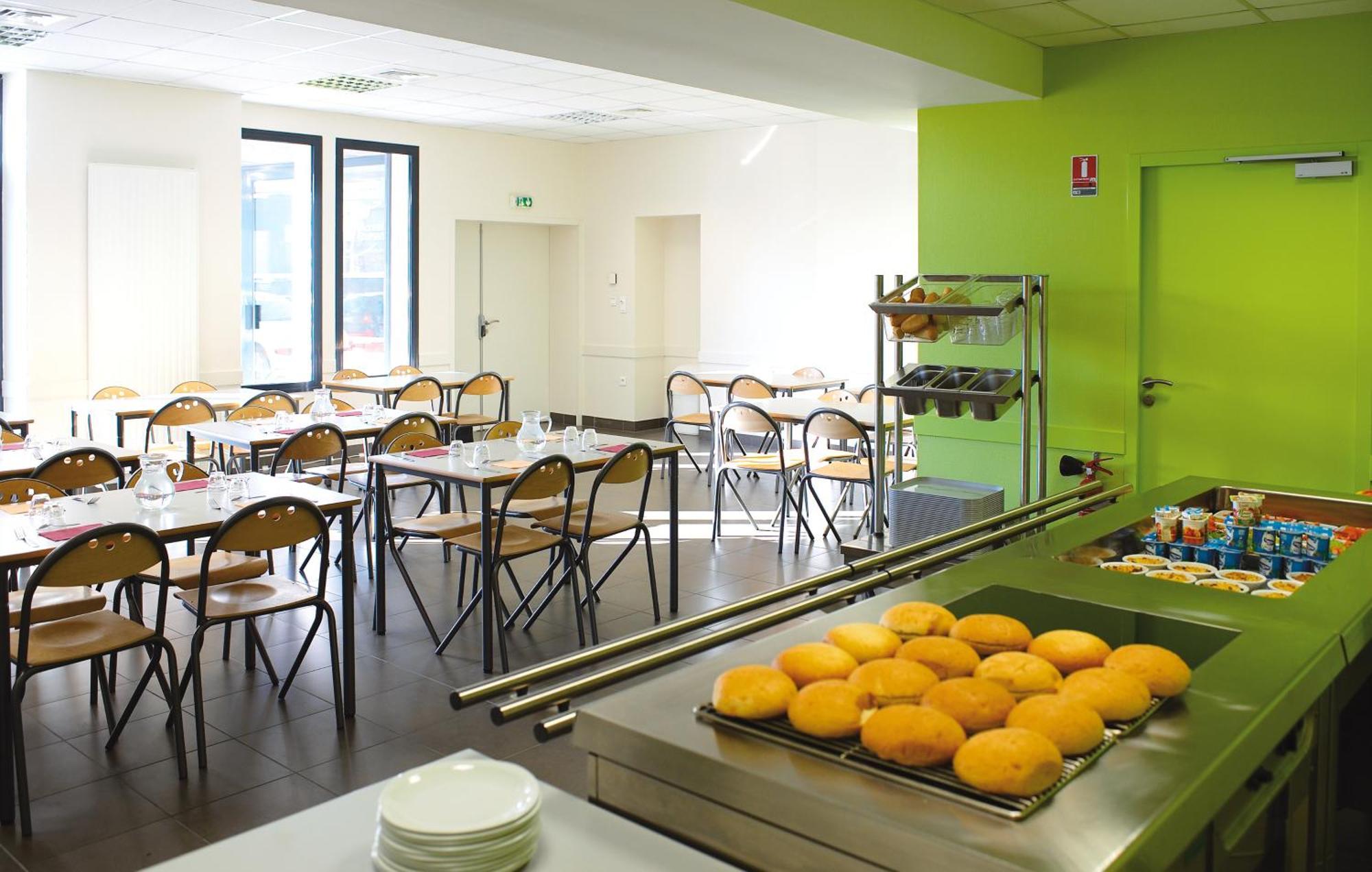 Jf Accueil & Formation Hotel Cholet Exterior foto