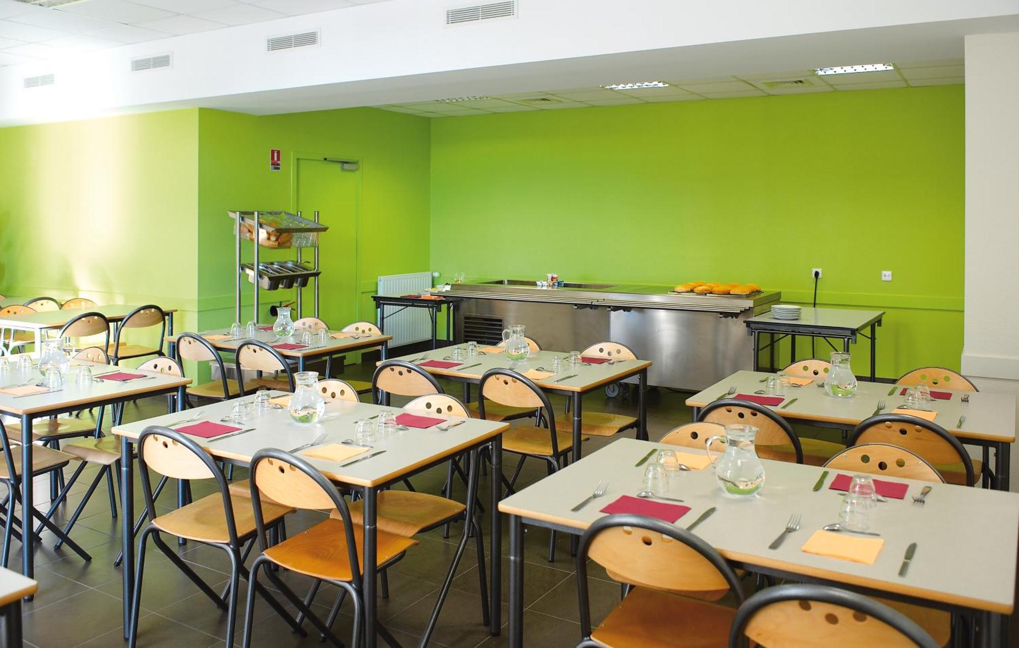 Jf Accueil & Formation Hotel Cholet Exterior foto